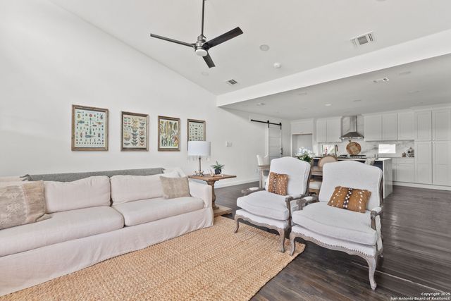 320 Hickman, Boerne, TX 78006