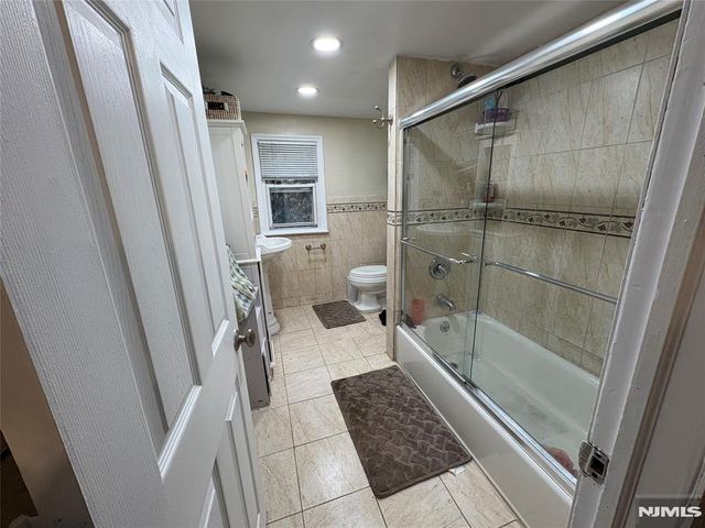 40 Sylvan Avenue, Bergenfield, NJ 07621