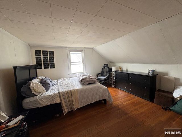 40 Sylvan Avenue, Bergenfield, NJ 07621