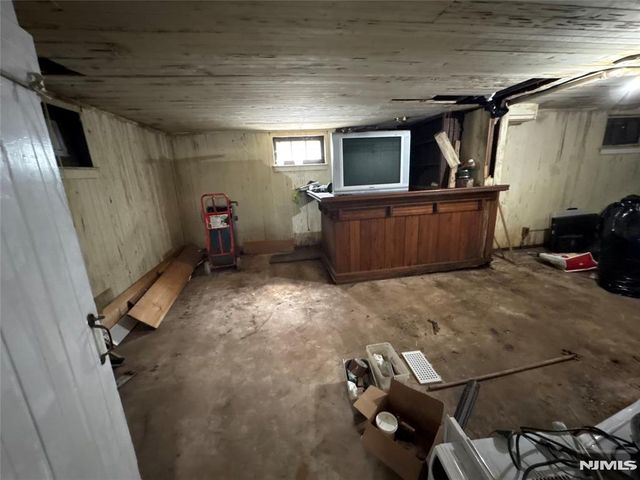 40 Sylvan Avenue, Bergenfield, NJ 07621