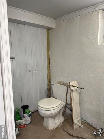 40 Sylvan Avenue, Bergenfield, NJ 07621