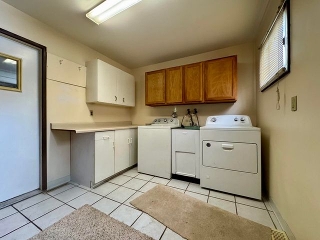 46 E 66th Place, Merrillville, IN 46410