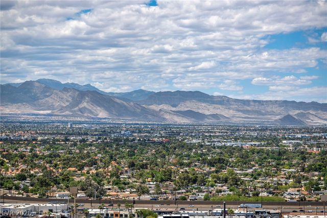 200 West Sahara Avenue 2709, Las Vegas, NV 89102