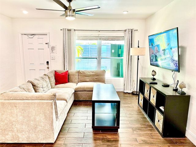 1637 NE 5th Ct, Fort Lauderdale, FL 33301