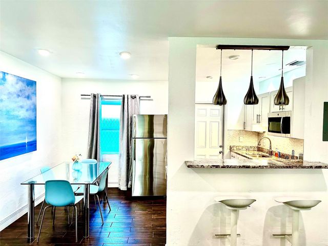 1637 NE 5th Ct, Fort Lauderdale, FL 33301