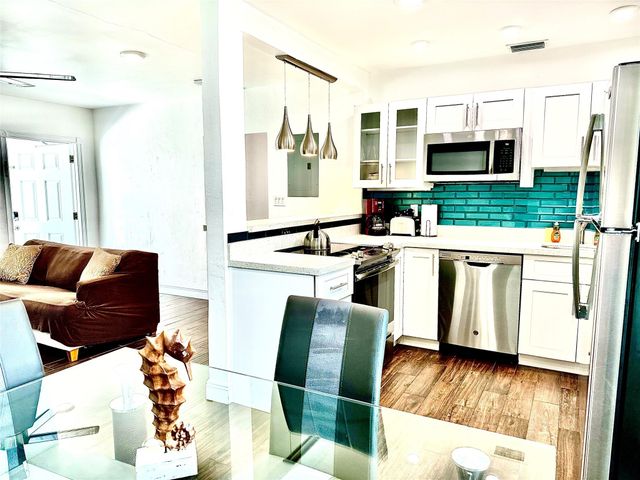 1637 NE 5th Ct, Fort Lauderdale, FL 33301