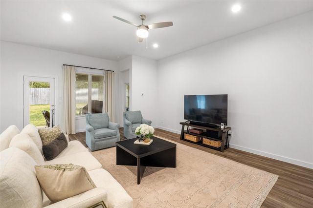 1045 Dancing Feather Street, Montgomery, TX 77316