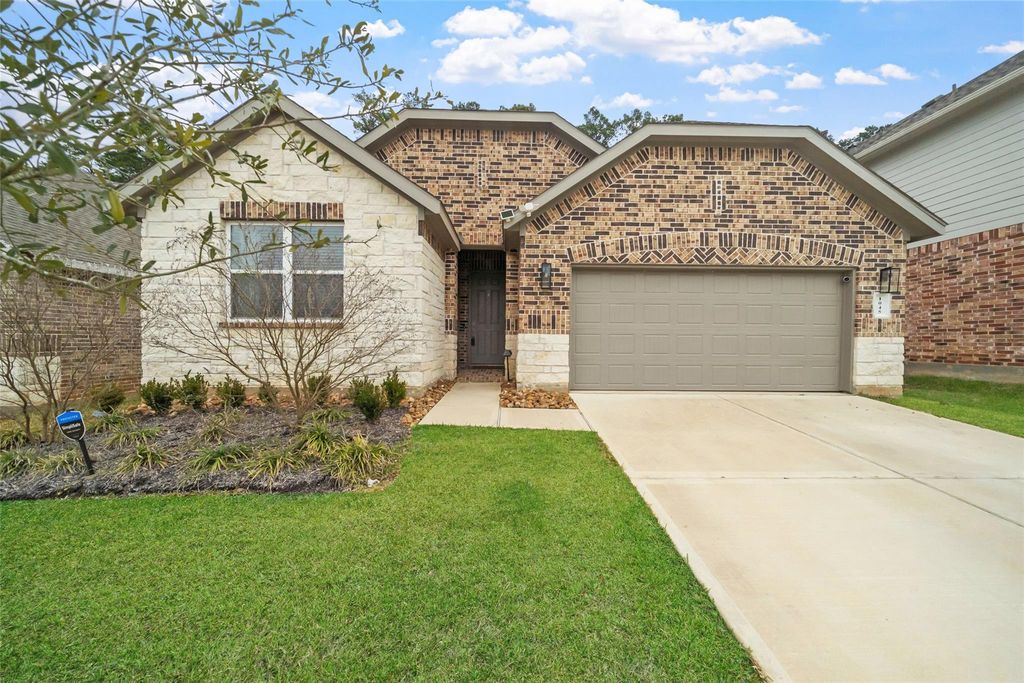 1045 Dancing Feather Street, Montgomery, TX 77316