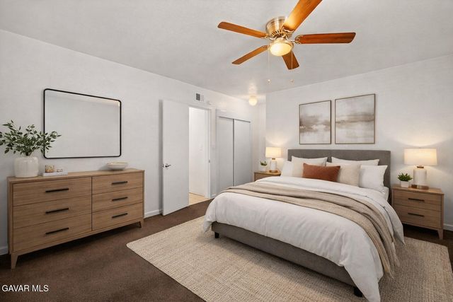 321 E Avenue J-8, Lancaster, CA 93535