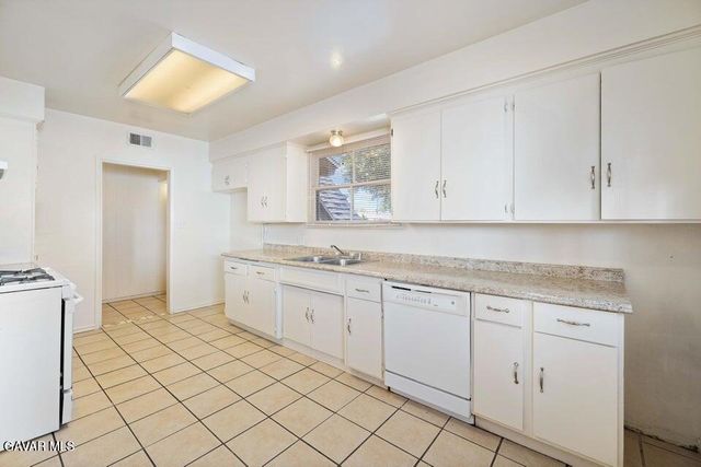 321 E Avenue J-8, Lancaster, CA 93535