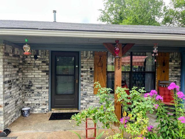 219 Lockhart, Pittsburg, TX 75686