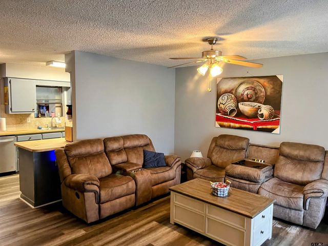219 Lockhart, Pittsburg, TX 75686