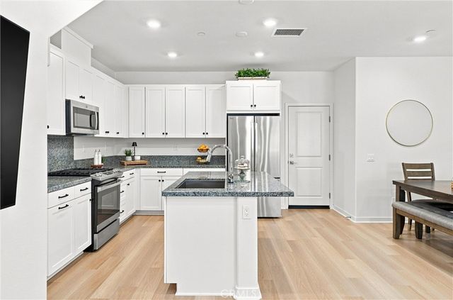 3945 Lavine Way 105, Corona, CA 92883