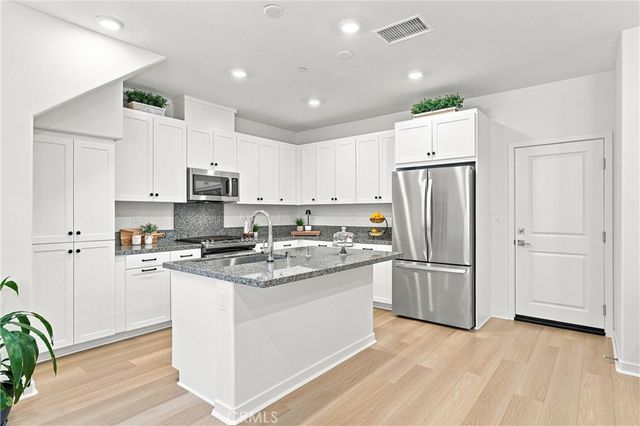 3945 Lavine Way 105, Corona, CA 92883