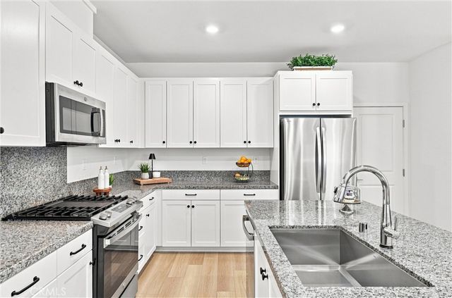 3945 Lavine Way 105, Corona, CA 92883