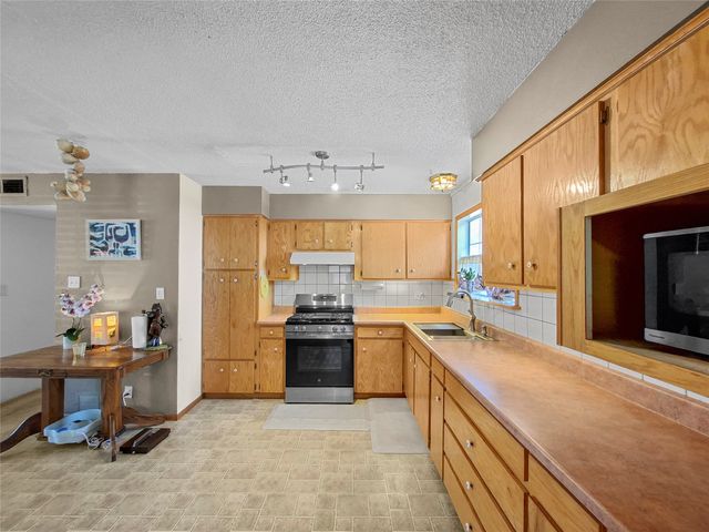 2050 Calle Lorca, Santa Fe, NM 87505