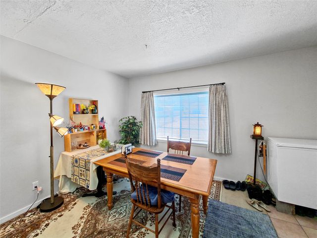 2050 Calle Lorca, Santa Fe, NM 87505