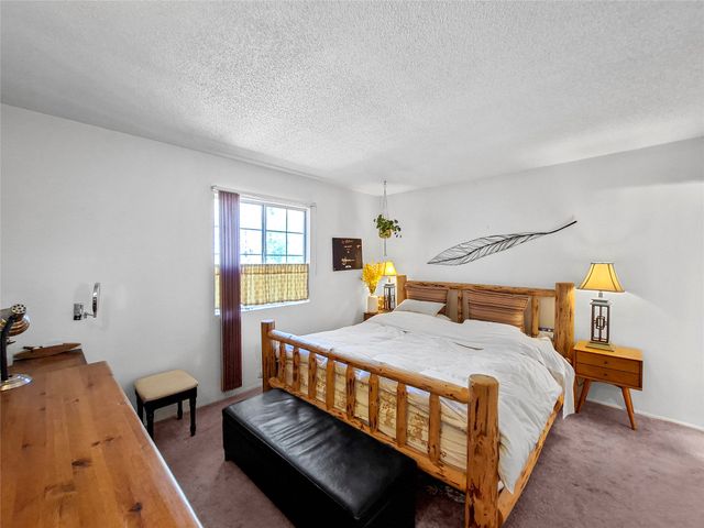 2050 Calle Lorca, Santa Fe, NM 87505