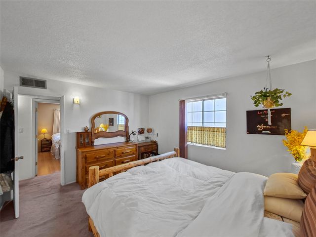 2050 Calle Lorca, Santa Fe, NM 87505