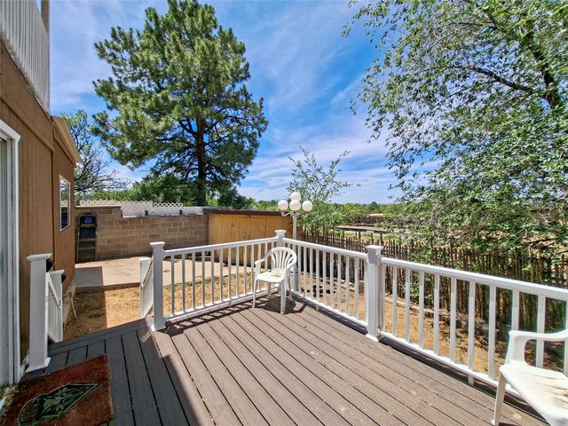 2050 Calle Lorca, Santa Fe, NM 87505