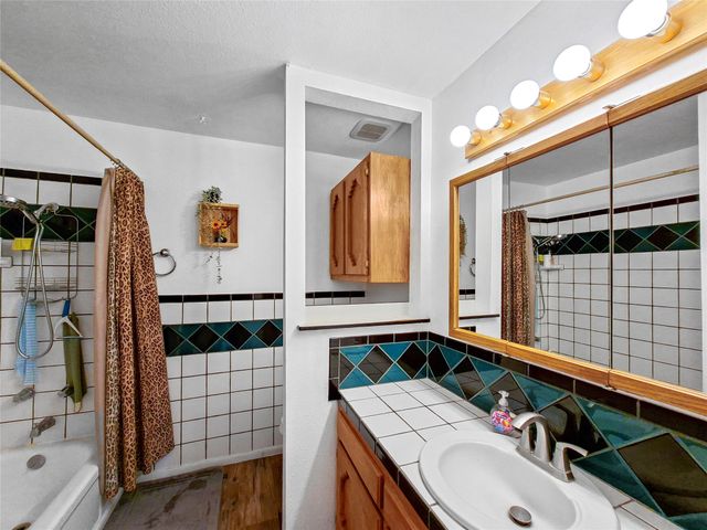 2050 Calle Lorca, Santa Fe, NM 87505
