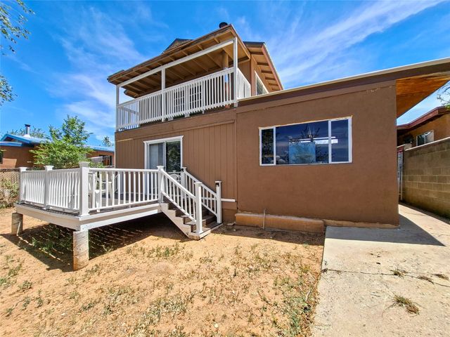 2050 Calle Lorca, Santa Fe, NM 87505