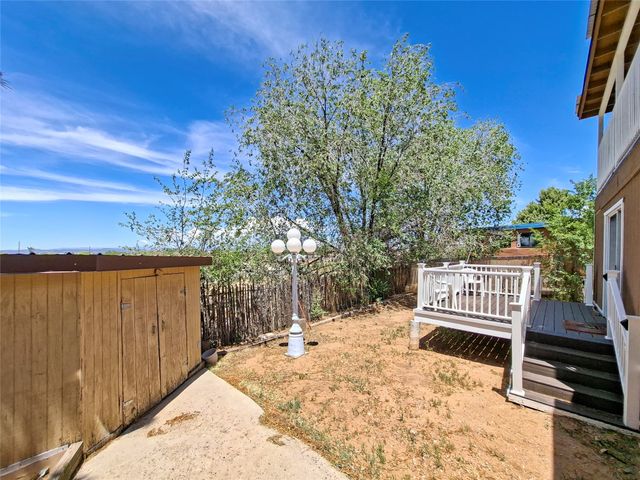 2050 Calle Lorca, Santa Fe, NM 87505