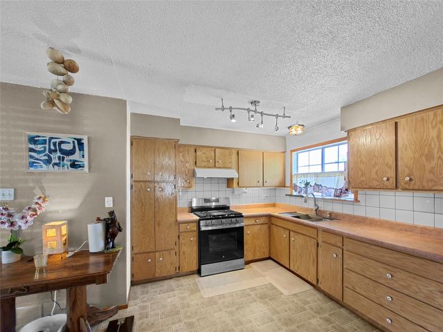 2050 Calle Lorca, Santa Fe, NM 87505
