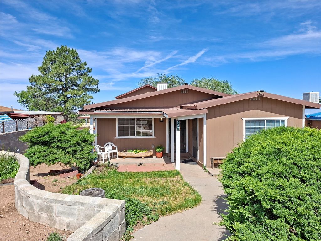 2050 Calle Lorca, Santa Fe, NM 87505