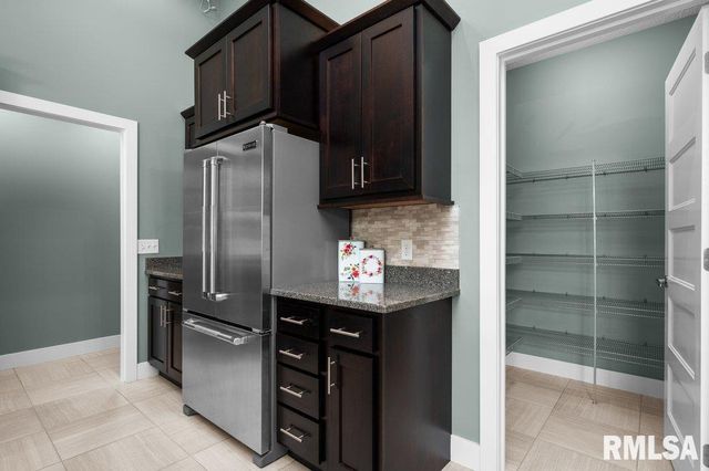 6691 SPRING CREEK Drive, Bettendorf, IA 52722