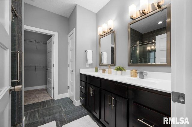 6691 SPRING CREEK Drive, Bettendorf, IA 52722