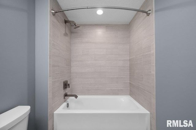 6691 SPRING CREEK Drive, Bettendorf, IA 52722