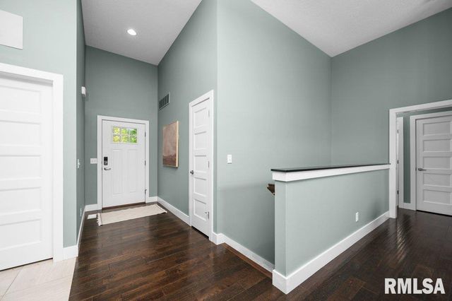 6691 SPRING CREEK Drive, Bettendorf, IA 52722