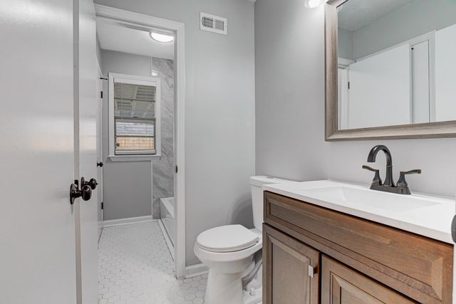 2573 COURTNEY DR, Memphis, TN 38128