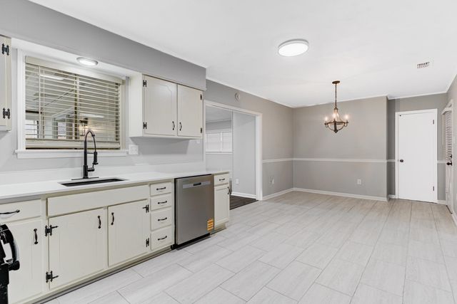 2573 COURTNEY DR, Memphis, TN 38128