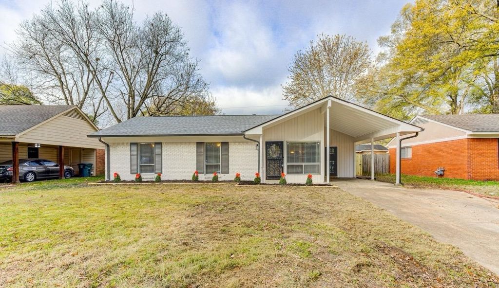 2573 COURTNEY DR, Memphis, TN 38128