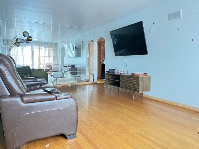 4505 W 55th Street, Chicago, IL 60632