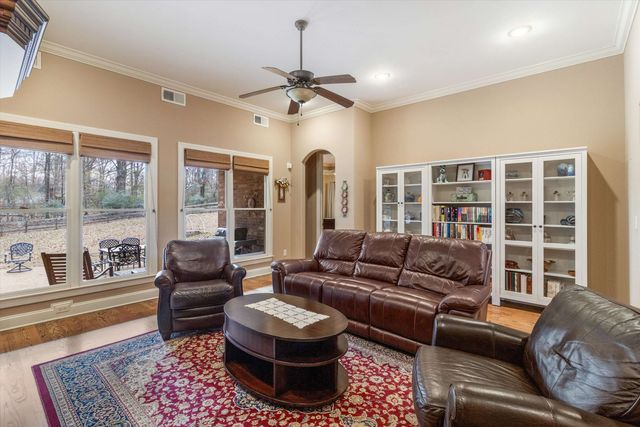 155 ASTON HALL DR, Eads, TN 38028