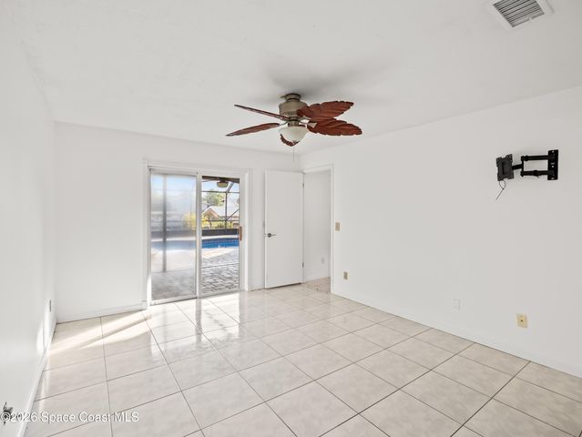 1525 W Riviera Drive, Merritt Island, FL 32952