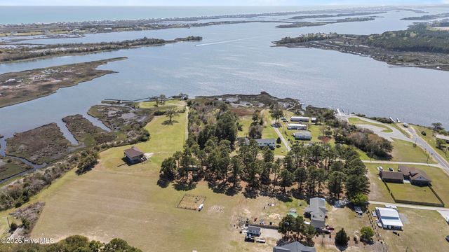 301 Intracoastal Court, Sneads Ferry, NC 28460