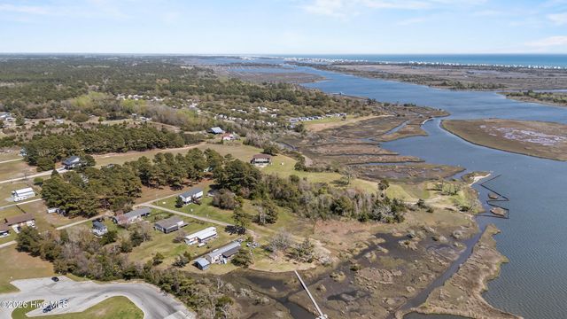 301 Intracoastal Court, Sneads Ferry, NC 28460