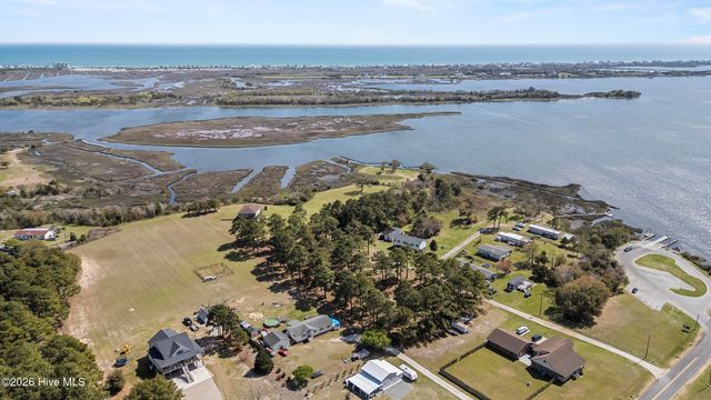 301 Intracoastal Court, Sneads Ferry, NC 28460