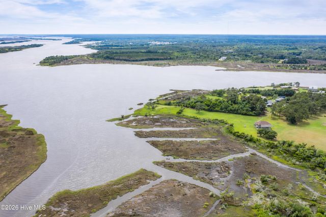 301 Intracoastal Court, Sneads Ferry, NC 28460