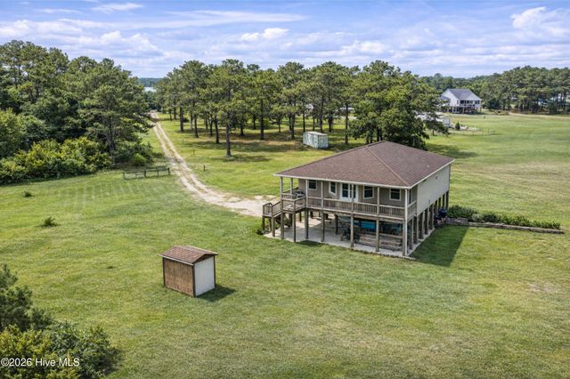 301 Intracoastal Court, Sneads Ferry, NC 28460