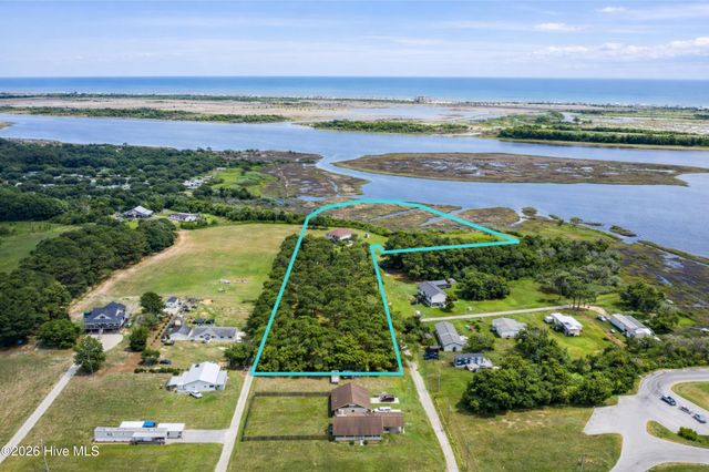 301 Intracoastal Court, Sneads Ferry, NC 28460
