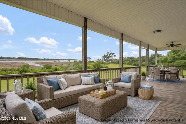 301 Intracoastal Court, Sneads Ferry, NC 28460