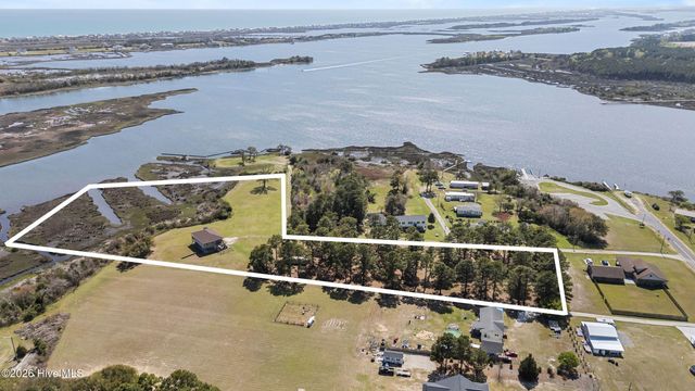 301 Intracoastal Court, Sneads Ferry, NC 28460
