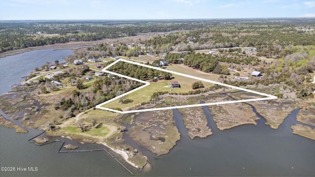 301 Intracoastal Court, Sneads Ferry, NC 28460