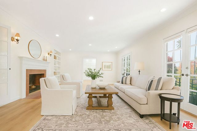 500 Warner Avenue, Los Angeles, CA 90024