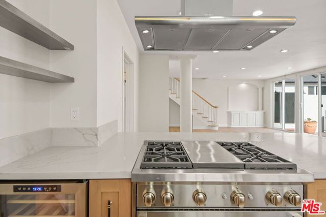 500 Warner Avenue, Los Angeles, CA 90024
